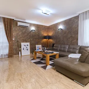 https://apt-lux-hilltop-prime-city-centre.plovdiv-hotels.com